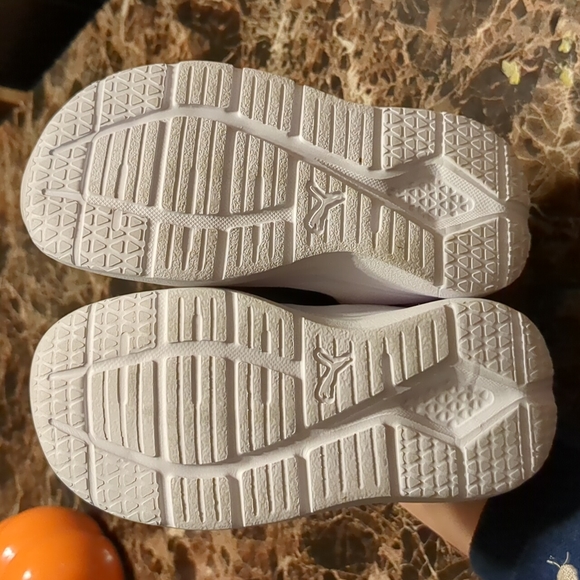 Puma shoes - Picture 4 of 5